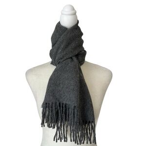 Fringed Peruvian Baby Alpaca Men's Winter Neck Scarf in Charcoal Gray One Size